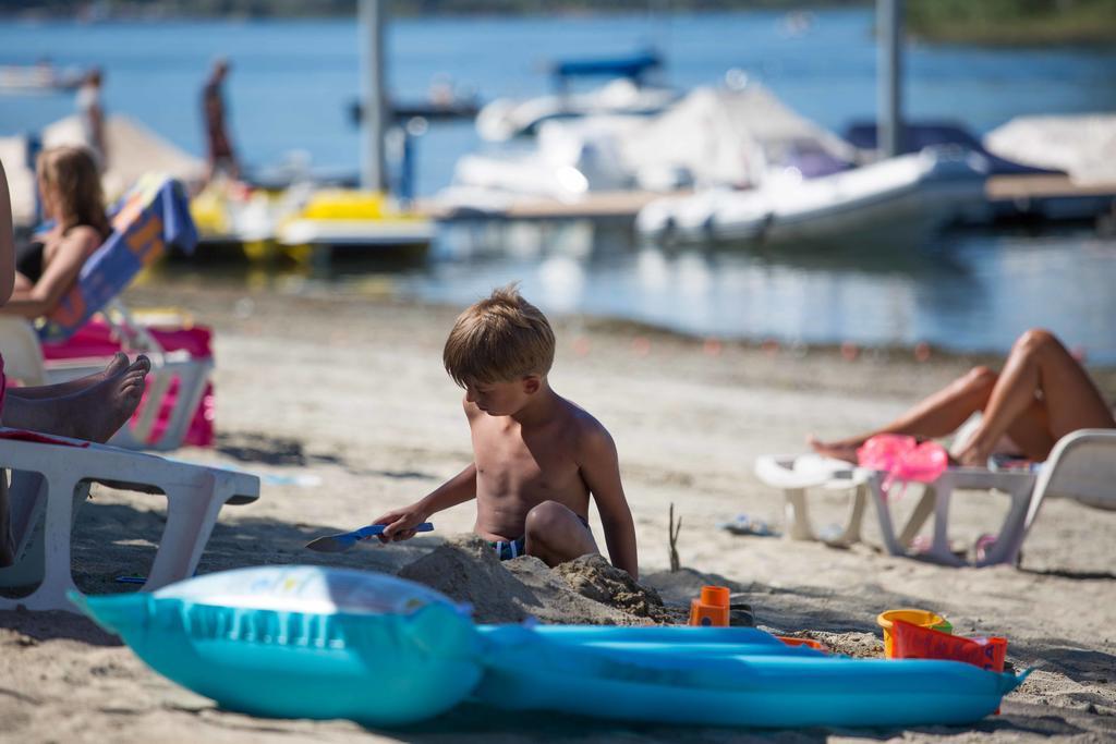 Camping Italia Lido Castelletto sopra Ticino Εξωτερικό φωτογραφία